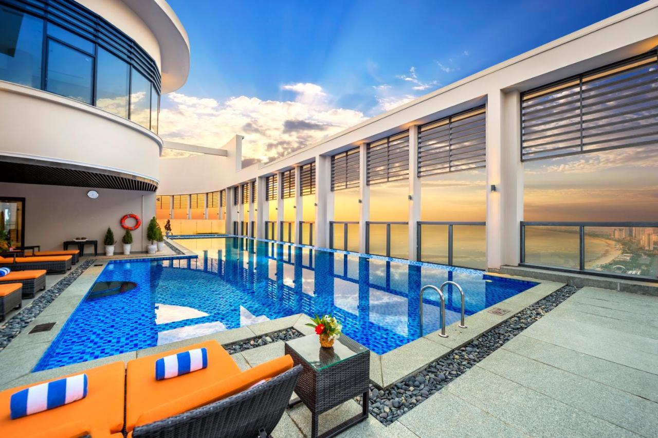 Altara Suites Da Nang By Ahg Kültér fotó